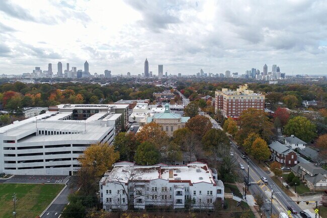 Foto del edificio - 1115 Ponce De Leon Ave NE