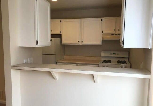 Building Photo - 2441 Samoset Rd