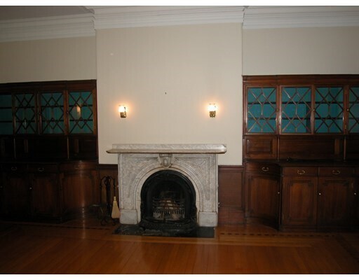 Building Photo - 183 Beacon St