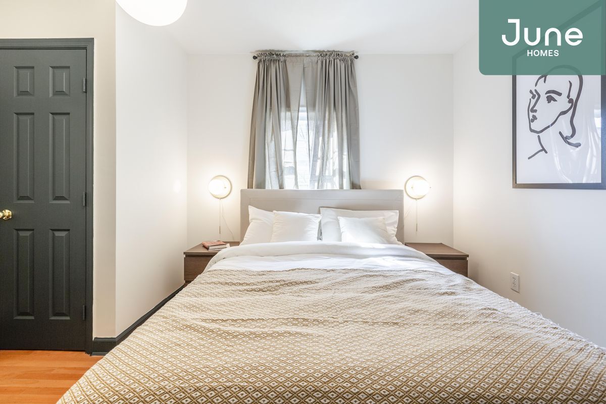 Primary Photo - ROOM ONLY in 3-bed/3.0-bath Home
