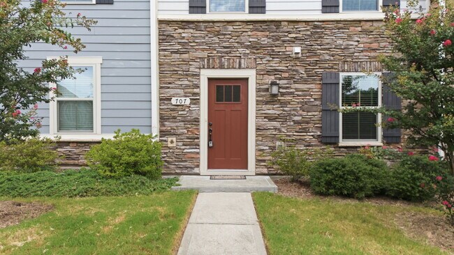 Foto del edificio - 707 Channing Park Cir