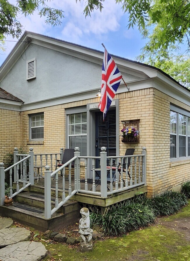 Foto del edificio - 404 Sunny Ln