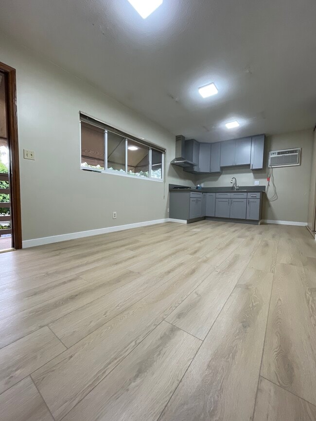 Building Photo - 1309 N Linwood Ave