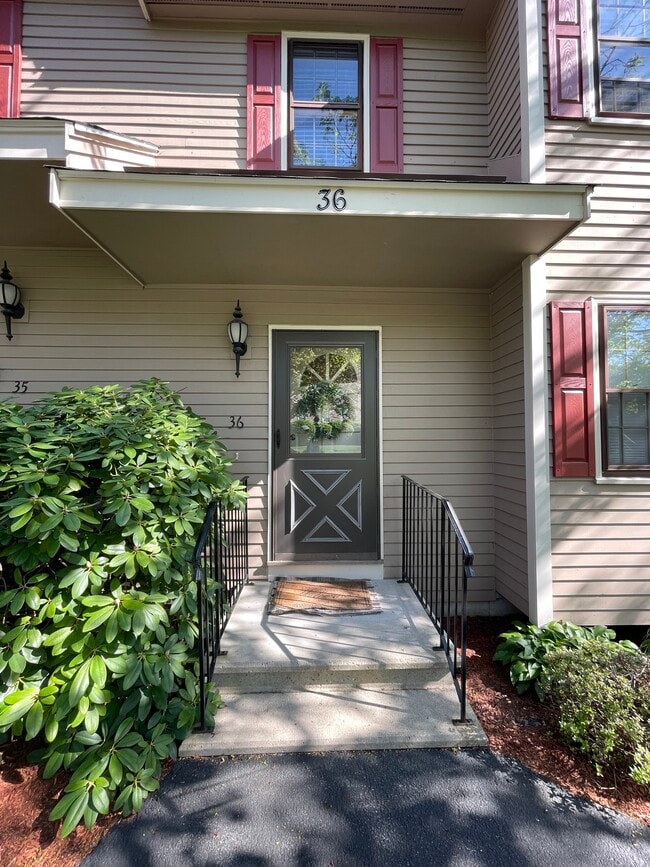 Front entrance - 45 Washington St