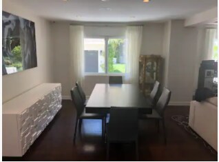 Foto del edificio - 1617 Roscomare Rd