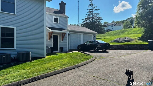 Foto del edificio - 100 Gaylord Mountain Rd