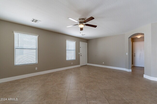 Foto del edificio - 6824 E Haven Ave