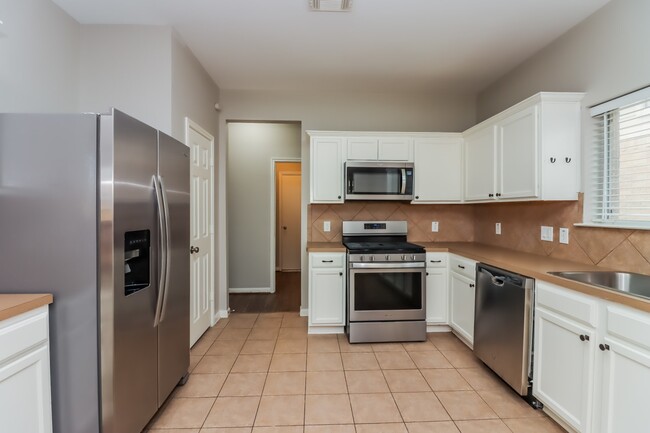 Building Photo - 29618 Legends Place Drive