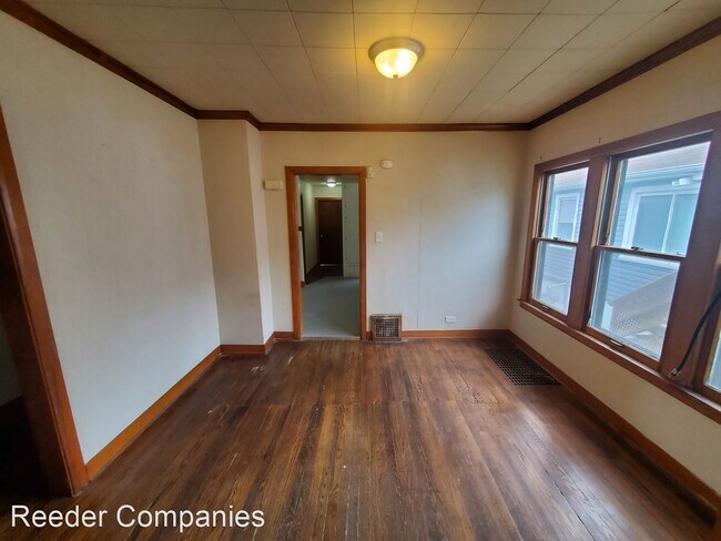Building Photo - 3 br, 1 bath House - 547 Cherry Street