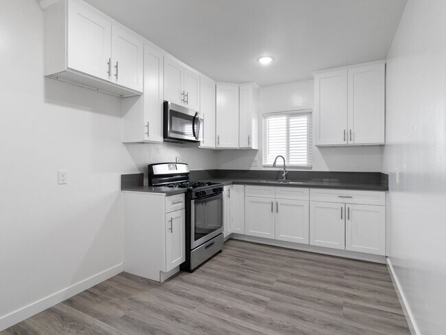 Foto del edificio - 1577 Pine Ave