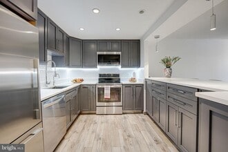 Building Photo - 7600 Tremayne Pl