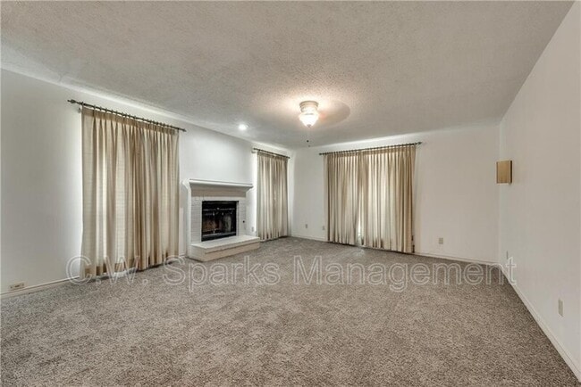 Building Photo - 3043 Modella Ave