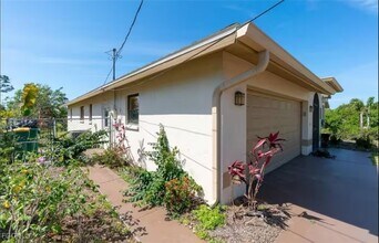 Building Photo - 11195 Seabreeze Ave