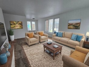 Building Photo - 451 NE Winchester St