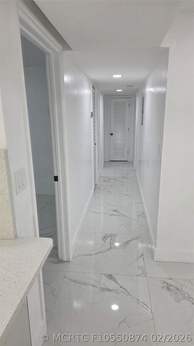 Foto del edificio - 5332 NW 18th St
