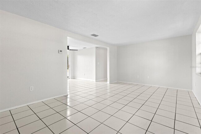 Foto del edificio - 3337 Winder Dr