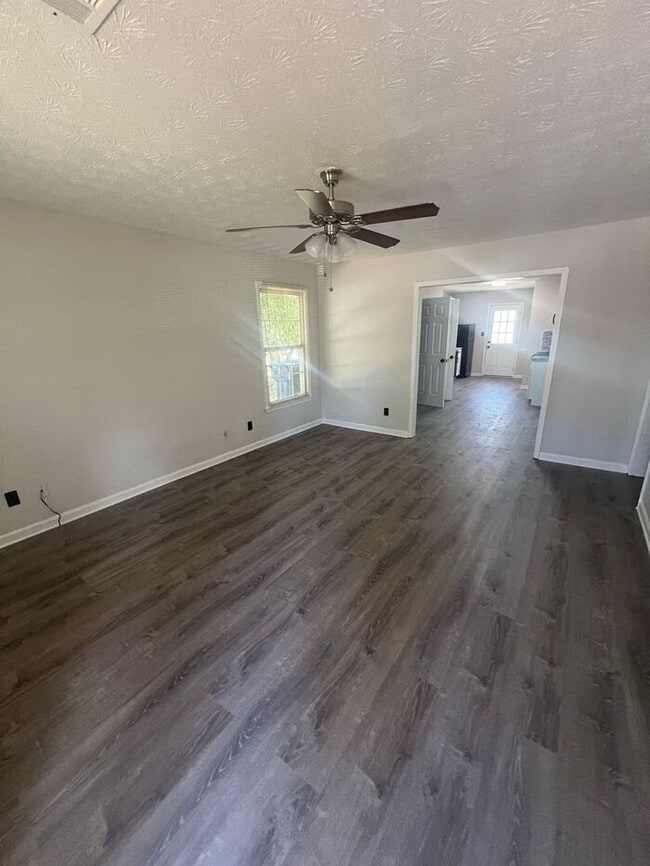Building Photo - Beautifully Renovated 2 bedroom 2 bath duplex in Lawrenceville!