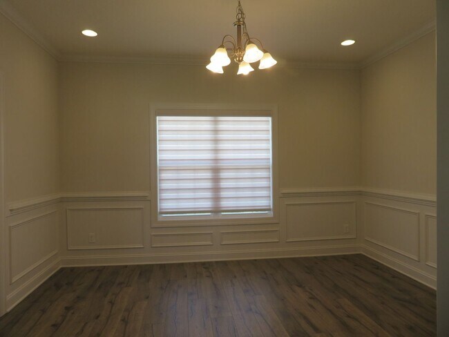 Building Photo - 4 Bd / 3.5 Ba Stateside Subdivision - Agen...