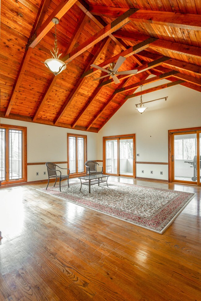 Building Photo - 422 Fort Trace Rd