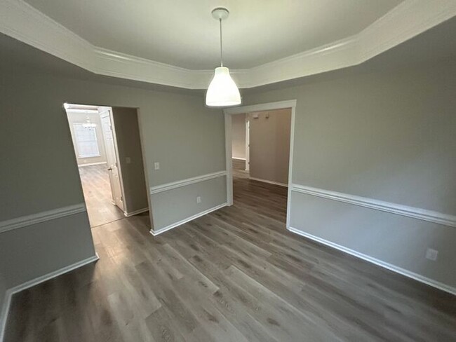 Building Photo - **Spacious 4-Bedroom Home with Walk-In Clo...