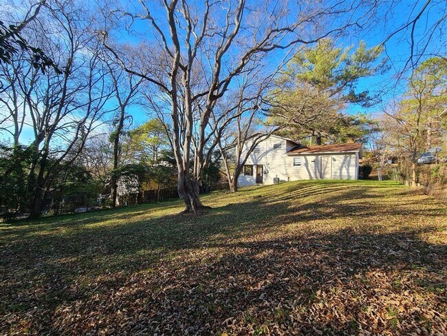 Building Photo - Section8 Accepted
