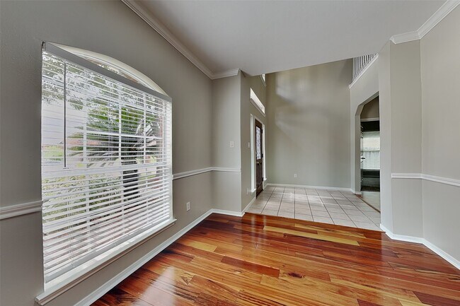 Foto del edificio - 15535 Downford Dr