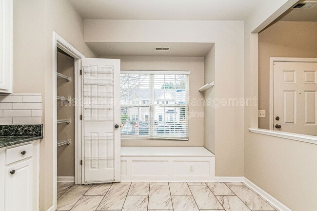 Building Photo - 123 Baberton Dr