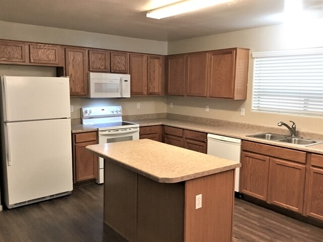 Foto del edificio - 446 E Kelsi Ave