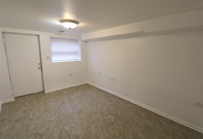 Building Photo - 2603 W 24th Pl