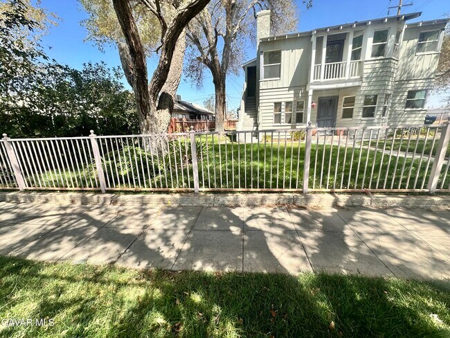 Foto del edificio - 205 W Lancaster Blvd