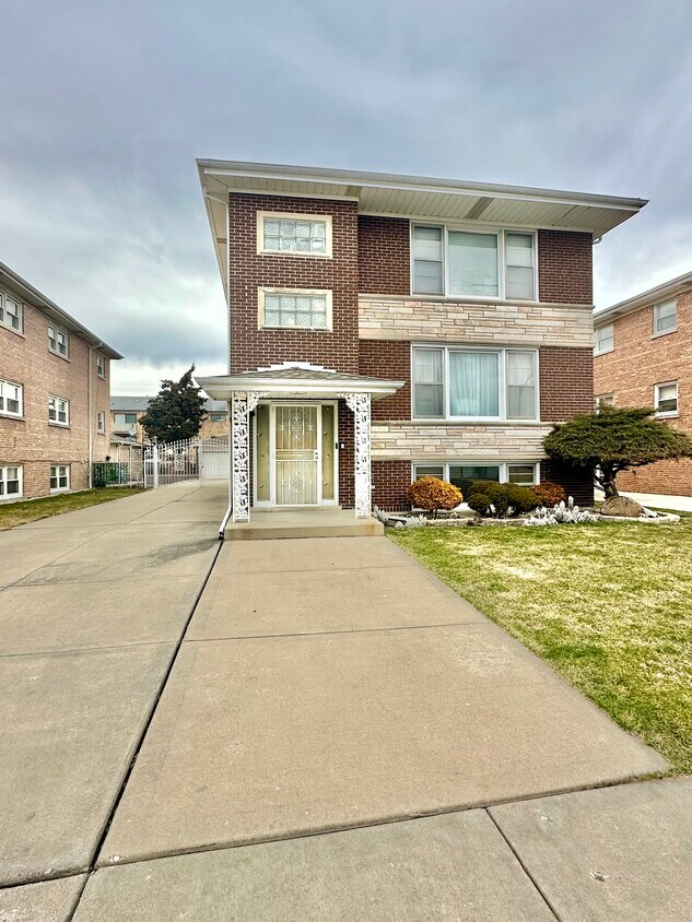 Primary Photo - 8680 W Carmen Ave