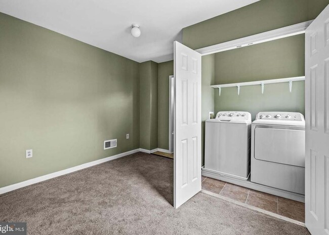 Building Photo - 16 S Carey St