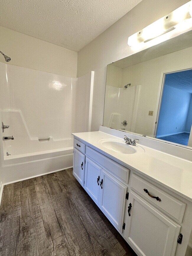 Foto del edificio - "Charming 3-Bed, 2-Bath Home in Cookeville – Your Perfect 1350 Sq Ft Retreat!"
