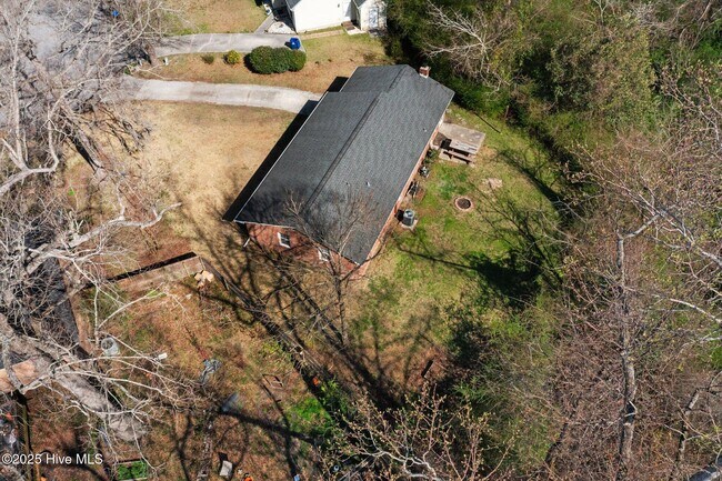 Building Photo - 101 Quality Ln