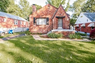 Building Photo - 316 Louisa Ave
