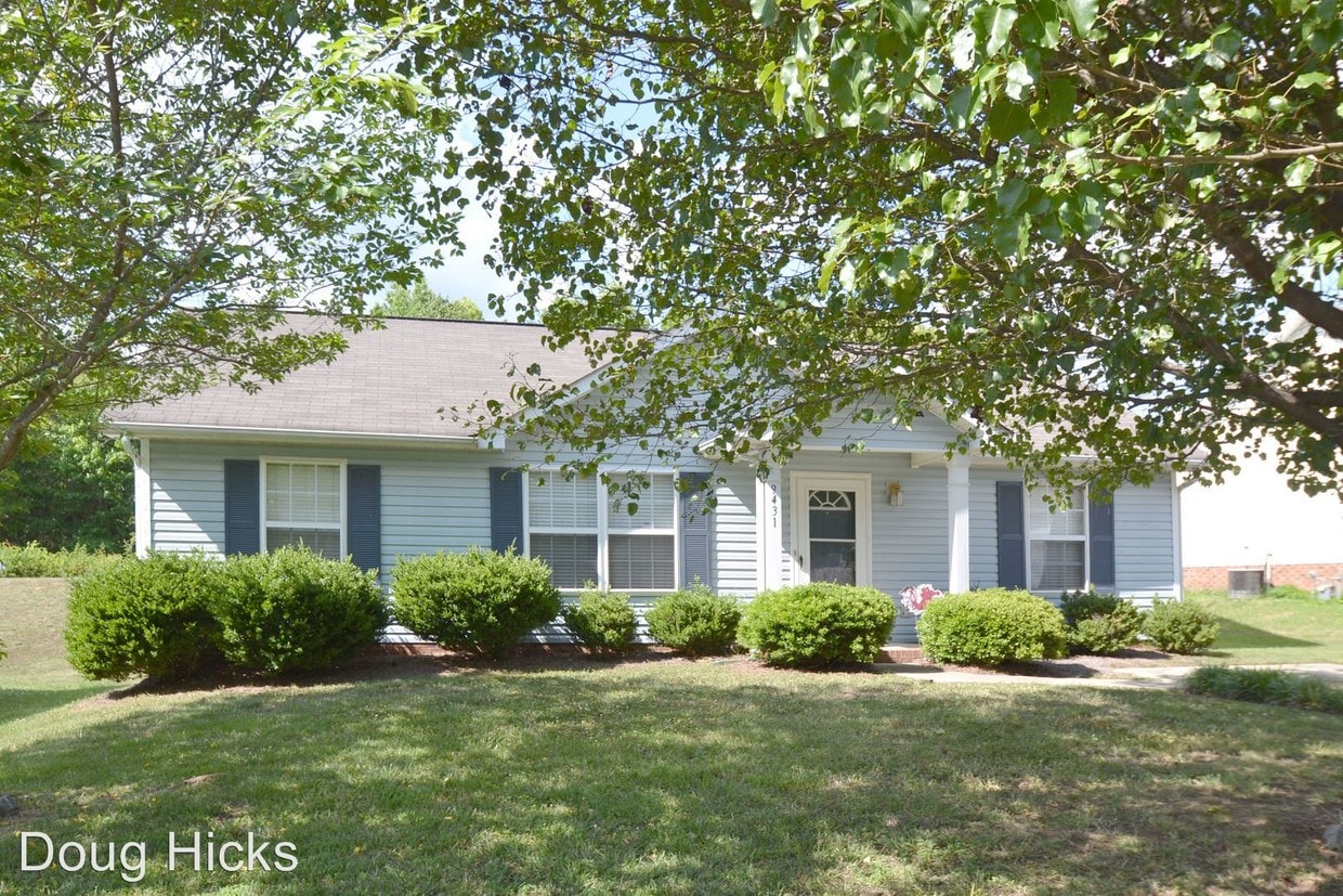 9431 Northwoods Forest Dr, Charlotte, NC 28214 House Rental in