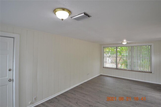 Building Photo - 2801 Sanders Dr