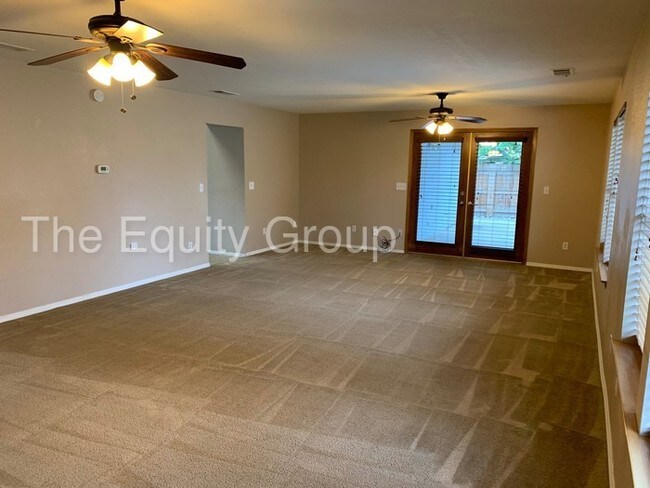 Building Photo - 4823 W Leighson Ave