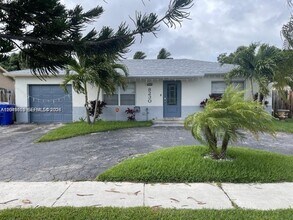 Building Photo - 8230 SW 11th St