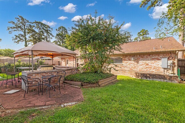 Foto del edificio - 23826 Farm Hill Dr