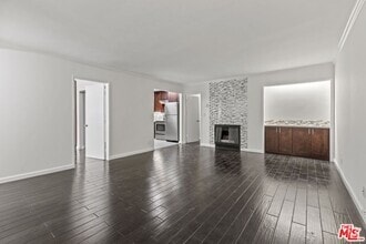 Building Photo - 1033 6th St