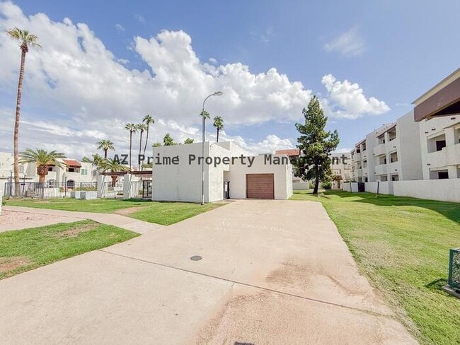 Foto del edificio - 4730 W Northern Ave