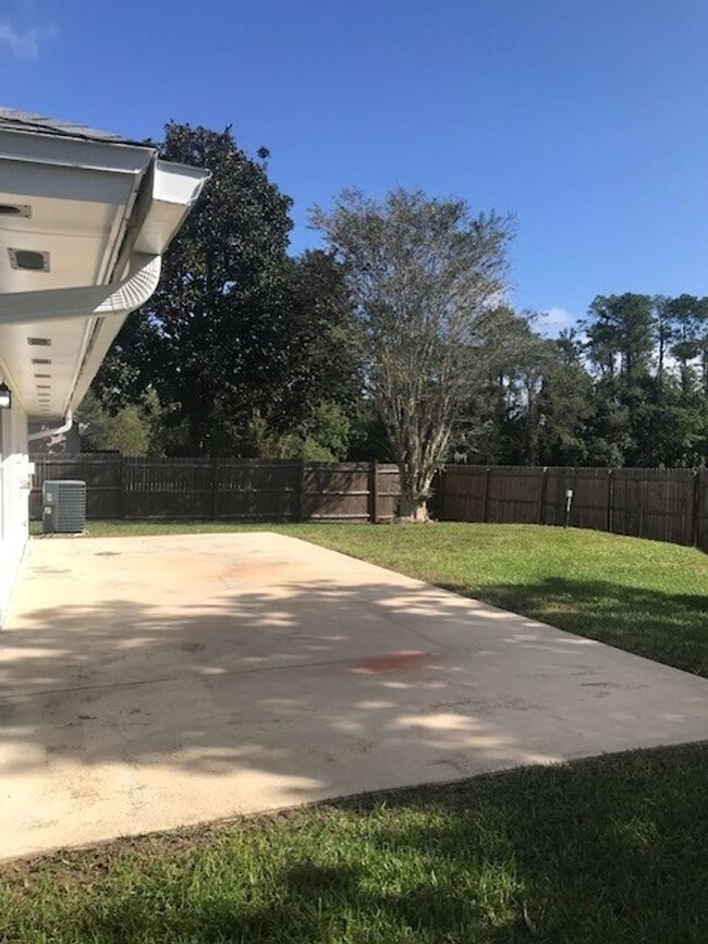 Building Photo - Adorable 3/2 located in Oviedo - Alafaya W...