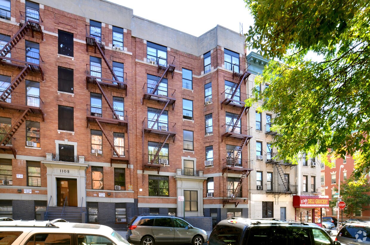 Building Photo - 1104 Findlay Ave