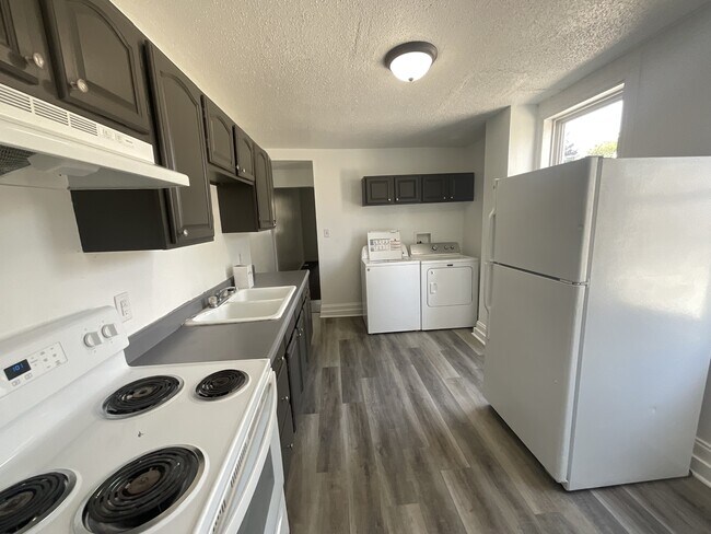 Foto del edificio - 613 W Mason Ave