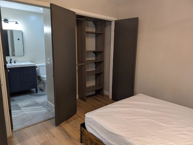 Foto del edificio - 1511 Graduate Ln