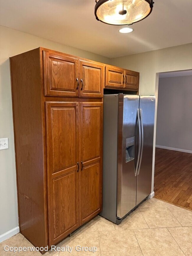 Building Photo - 3 br, 2 bath House - 828 Pinehurst Dr