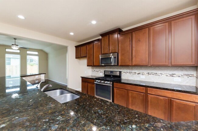 Foto del edificio - 407 Iris Rose Ct