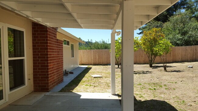Building Photo - University City 3bd/2bth Single story Hous...