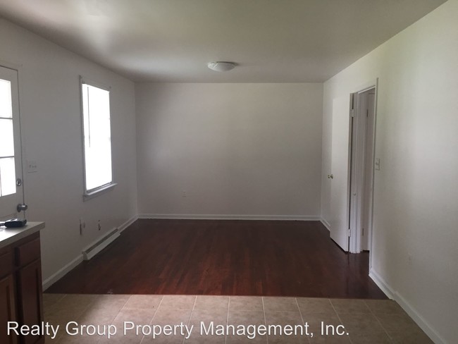 Building Photo - 17812 Washington Grove Ln
